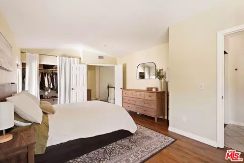 28051 Devon Ln, Saugus, CA 91350 photo 22