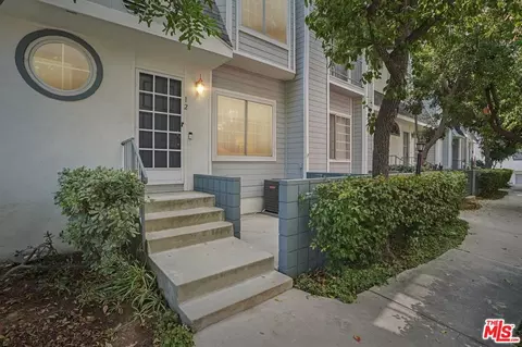 7420 Corbin Ave #12, Reseda, CA 91335 photo 3