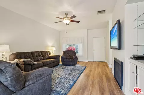 7420 Corbin Ave #12, Reseda, CA 91335