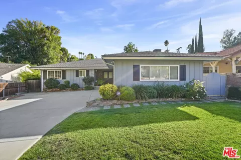 22216 Del Valle St, Woodland Hills, CA 91364