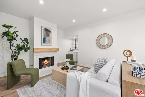 4519 Coldwater Canyon Ave #10, Studio City, CA 91604