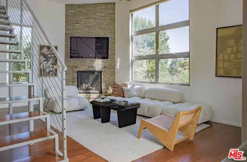 2465 N Gower St, Los Angeles, CA 90068