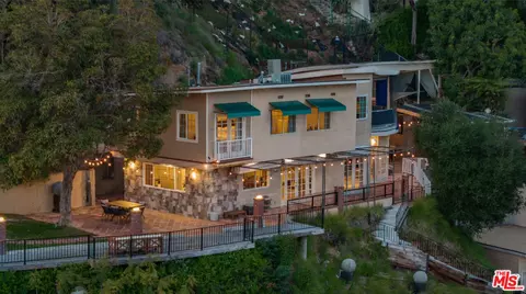 8221 Monteel Rd, Los Angeles, CA 90069