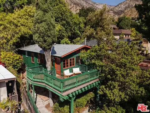 221 Vista Circle Dr, Sierra Madre, CA 91024