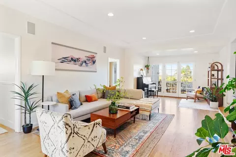 13829 Valley Vista Blvd, Sherman Oaks, CA 91423