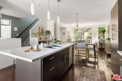 2526 N Via Artis Ave, Los Angeles, CA 90039