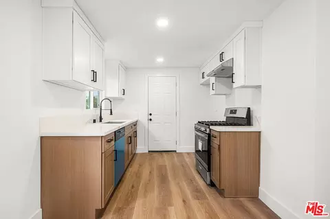 Entry Way - 3663 Roosevelt St, Riverside, CA 92503 photo 2 of 4