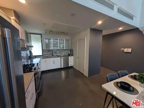 1455 N Bronson Ave #4, Los Angeles, CA 90028