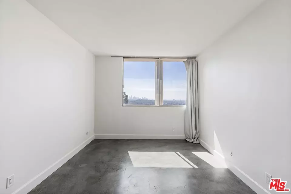 Bedroom - 4411 Los Feliz Blvd #901, Los Angeles, CA 90027 photo 1 of 8