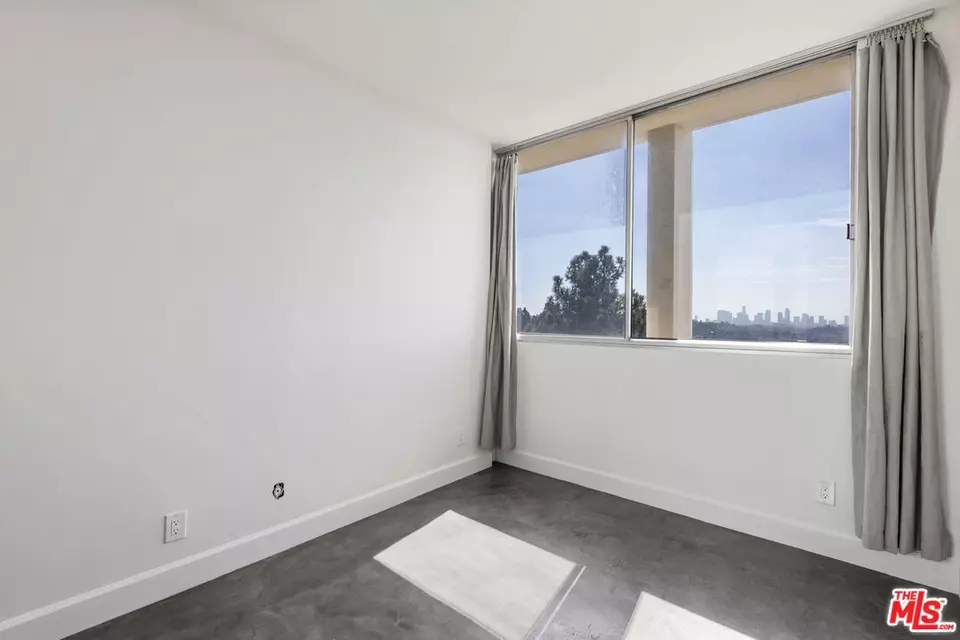 Bedroom - 4411 Los Feliz Blvd #901, Los Angeles, CA 90027 photo 5 of 8