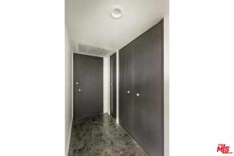 Entry Way - 4411 Los Feliz Blvd #901, Los Angeles, CA 90027 photo 1 of 2