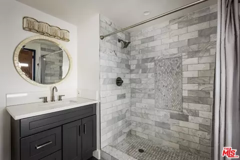 Bath - 4411 Los Feliz Blvd #901, Los Angeles, CA 90027 photo 1 of 4