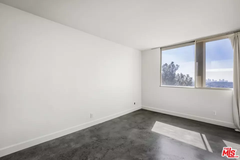 Bedroom - 4411 Los Feliz Blvd #901, Los Angeles, CA 90027 photo 4 of 8