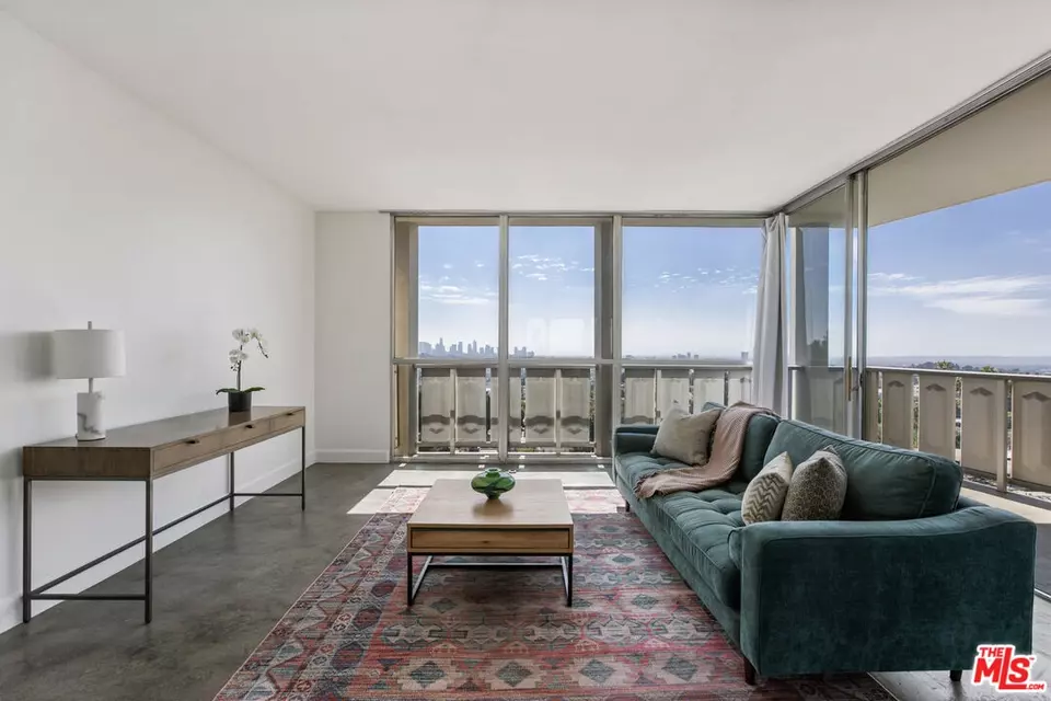 Living - 4411 Los Feliz Blvd #901, Los Angeles, CA 90027 photo 8 of 8