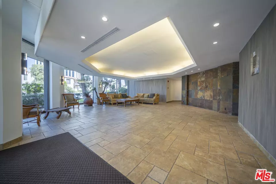 Other - 750 S Spaulding Ave #312, Los Angeles, CA 90036 photo 4 of 7