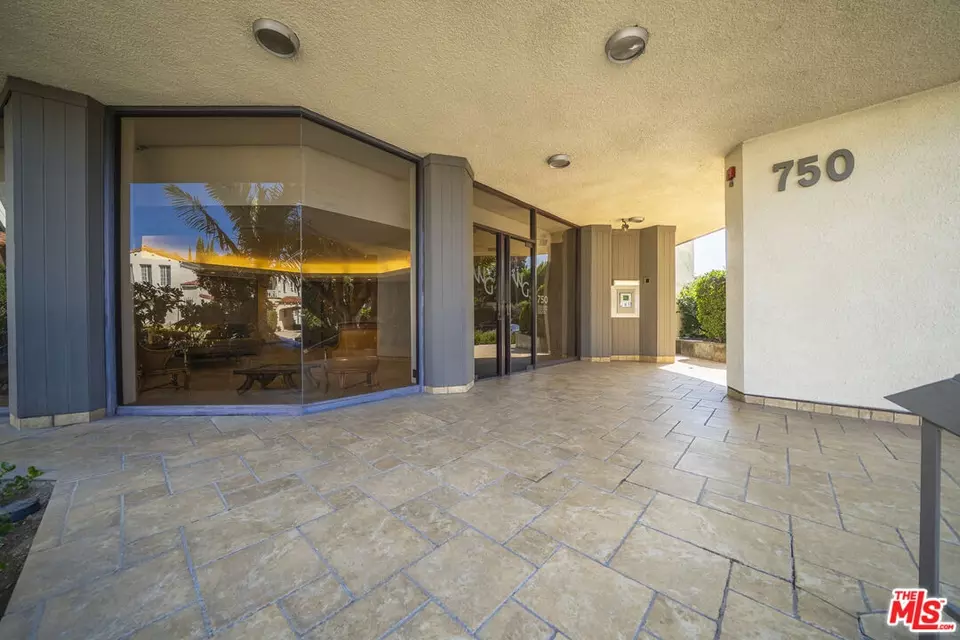 Other - 750 S Spaulding Ave #312, Los Angeles, CA 90036 photo 2 of 7