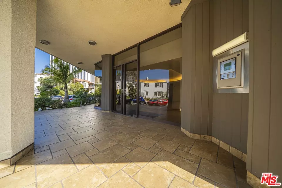 Exterior - 750 S Spaulding Ave #312, Los Angeles, CA 90036 photo 1 of 1