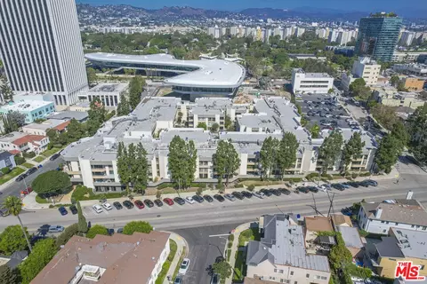 View/Area - 750 S Spaulding Ave #312, Los Angeles, CA 90036 photo 1 of 4