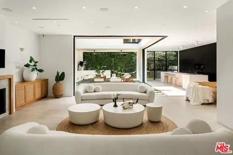 839 N Genesee Ave, Los Angeles, CA 90046