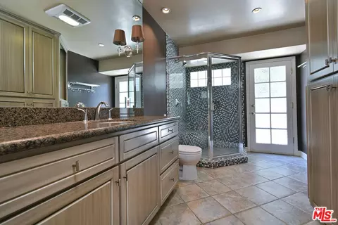 4591 De Celis Pl, Encino, CA 91436 photo 32
