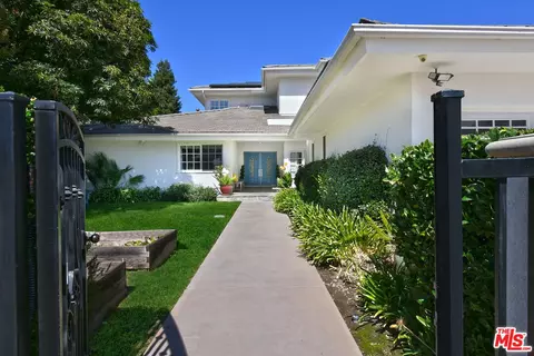 4591 De Celis Pl, Encino, CA 91436 photo 2