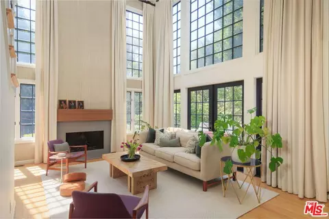 2625 Nichols Canyon Rd, Los Angeles, CA 90046