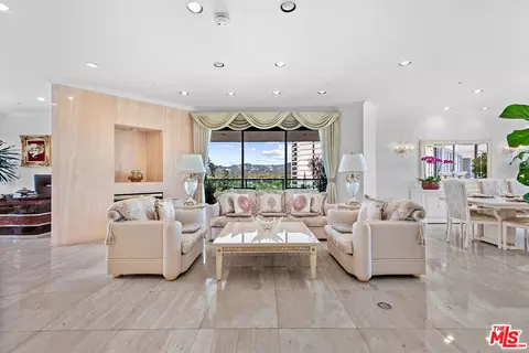10490 Wilshire Blvd #1206, Los Angeles, CA 90024