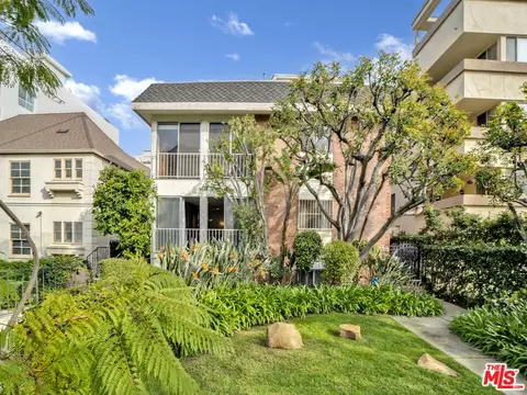 438 N Palm Dr #1, Beverly Hills, CA 90210