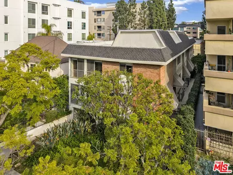 438 N Palm Dr #1, Beverly Hills, CA 90210