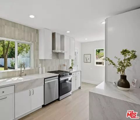 Kitchen - 418 Delaware Rd, Burbank, CA 91504 photo 1 of 2