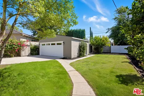 Exterior - 418 Delaware Rd, Burbank, CA 91504 photo 7 of 8