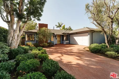 415 Arbramar Ave, Pacific Palisades, CA 90272