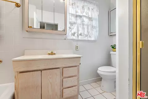 Bath - 1026 E 150th St, Compton, CA 90220 photo 2 of 3