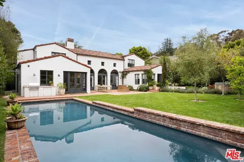 765 Ranch Ln, Pacific Palisades, CA 90272