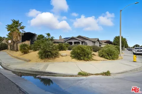 6223 W Avenue J12, Lancaster, CA 93536