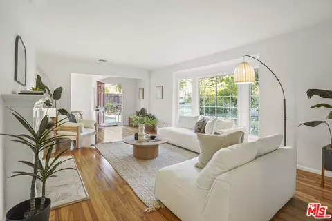 10129 Plainview Ave, Tujunga, CA 91042 photo 9