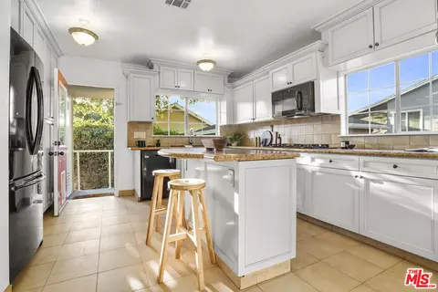 10129 Plainview Ave, Tujunga, CA 91042 photo 15