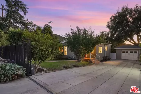 10129 Plainview Ave, Tujunga, CA 91042 photo 2