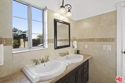 10129 Plainview Ave, Tujunga, CA 91042 photo 26