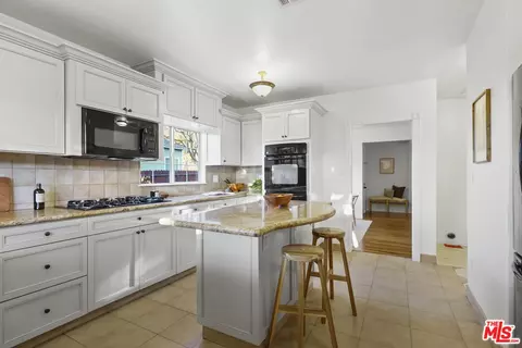 10129 Plainview Ave, Tujunga, CA 91042 photo 19