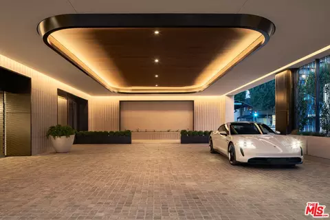 9900 S Santa Monica Blvd #2F, Beverly Hills, CA 90212