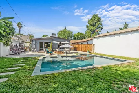 210 N Niagara St, Burbank, CA 91505