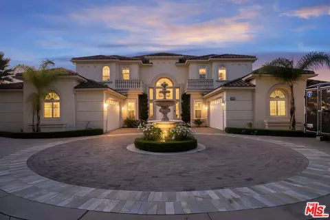11158 Lopez Ct, Moorpark, CA 93021