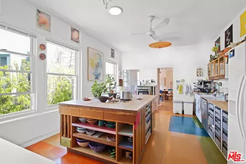 Kitchen - 1802 Pacific Ave, Venice, CA 90291 photo 1 of 2