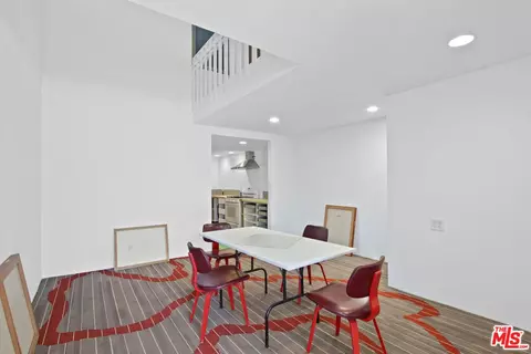 Dining - 1802 Pacific Ave, Venice, CA 90291 photo 1 of 1