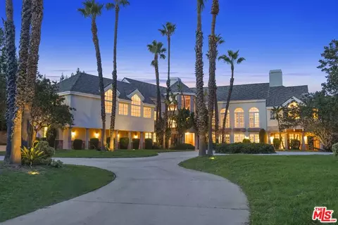 22515 La Quilla Dr, Chatsworth, CA 91311