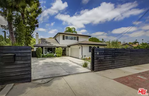 13123 Magnolia Blvd, Sherman Oaks, CA 91423
