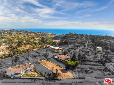 649 N Las Casas Ave, Pacific Palisades, CA 90272