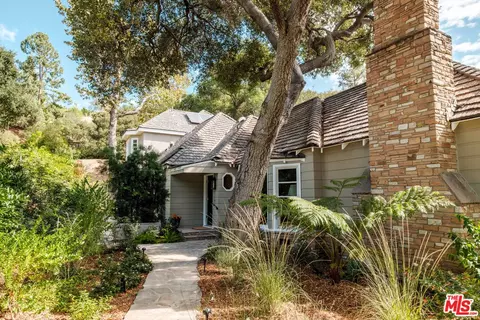 2528 Sleepy Hollow Dr, Glendale, CA 91206