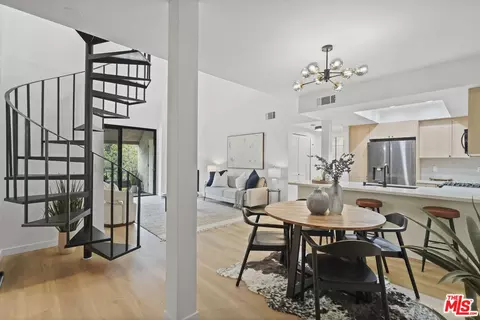 8675 Falmouth Ave #321, Playa Del Rey, CA 90293